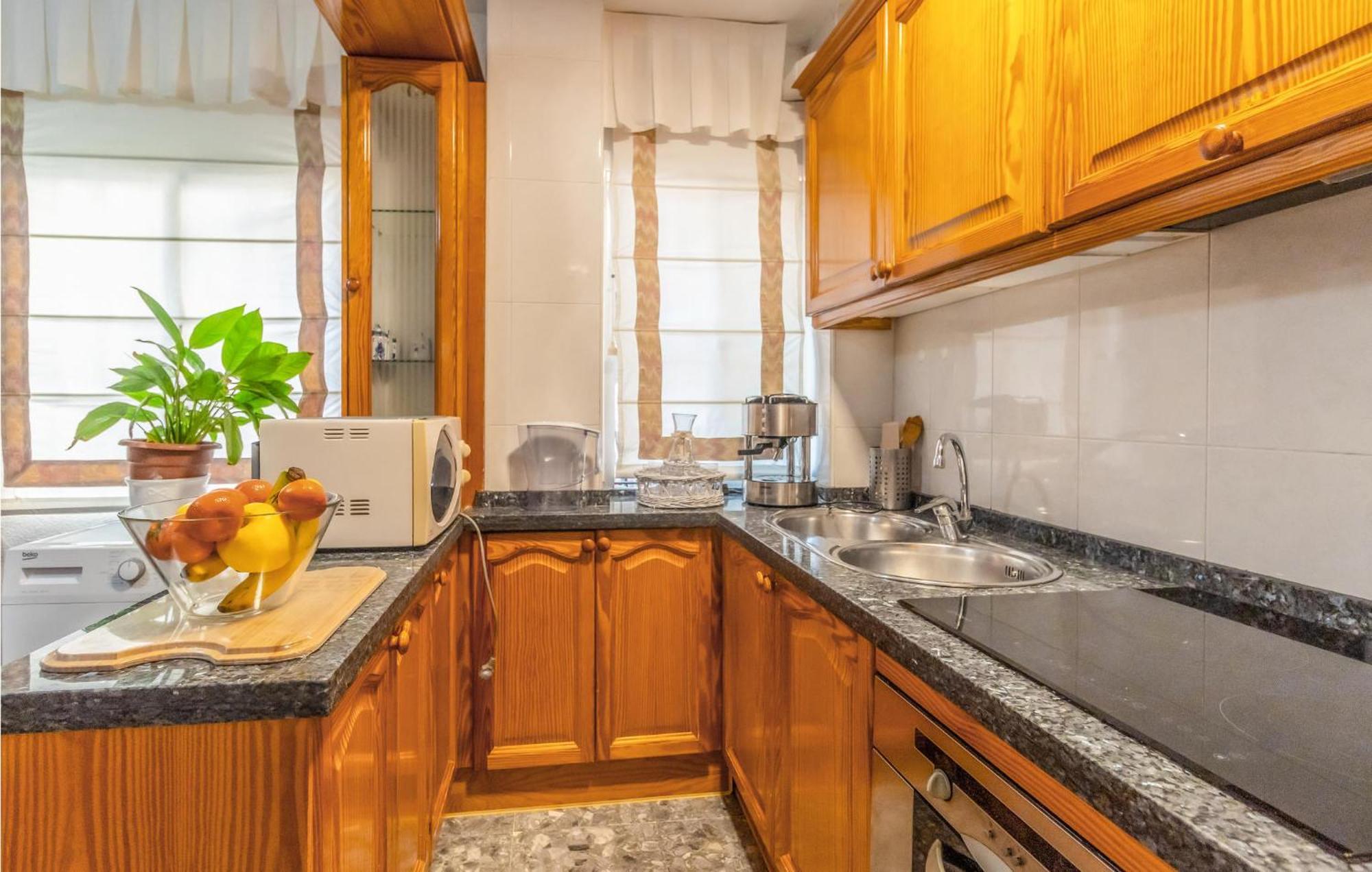 Stunning Home In Mlaga With 2 Bedrooms And Wifi 马拉加 外观 照片